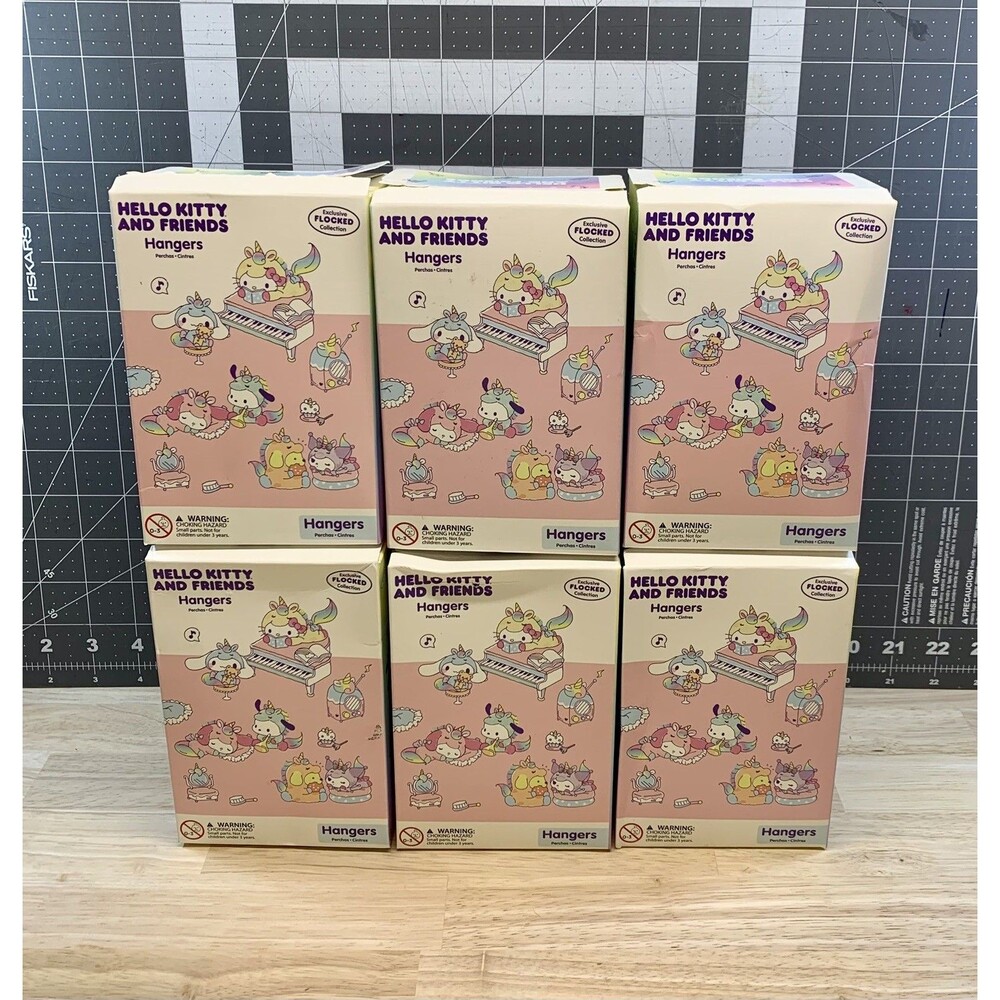 Hello Kitty & Friends - Hangers - Flocked Pastel - Blind Boxes - Damaged Boxes